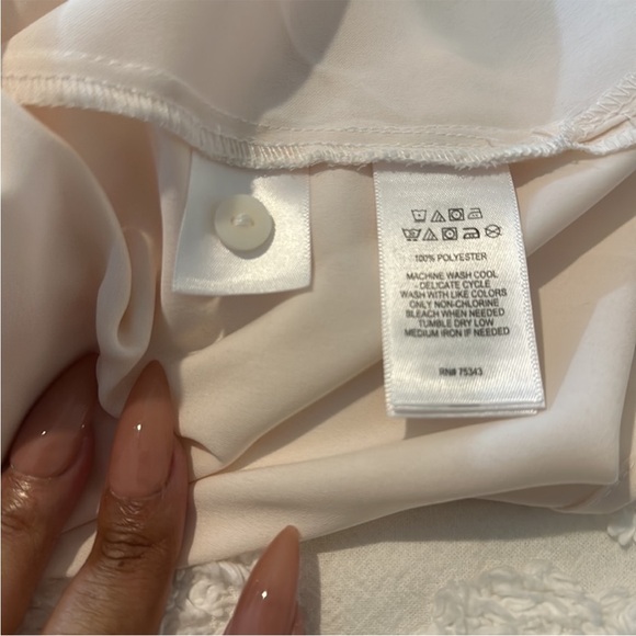 Rachel Zoe short sleeve high low button up blouse with side slits - Picture 6 of 8